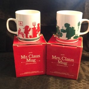 Vintage Avon Mr & Mrs Claus Mug Set